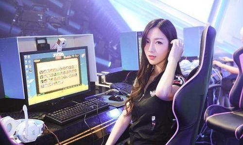 瓜瓜吃瓜ppt 潜规则二血泪代言 初代网红雪梨被曝大瓜